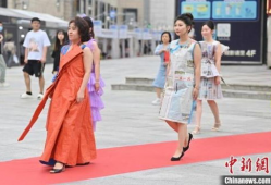 环保走秀服装图片