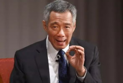 李显龙女儿李修齐照片,青春靓丽，气质出众，惊艳亮相”