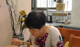 王祖蓝父母资料,从平凡家庭走出的喜剧巨星，揭秘父母对他的影响