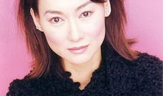 惠英红资料,香港影坛传奇，从武打女侠到演技派影后的人生轨迹