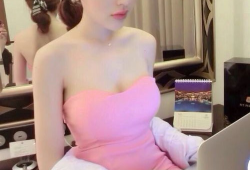 韩国美女主播脱内衣